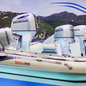 Стенд Honda на выставке Boat Show 2013